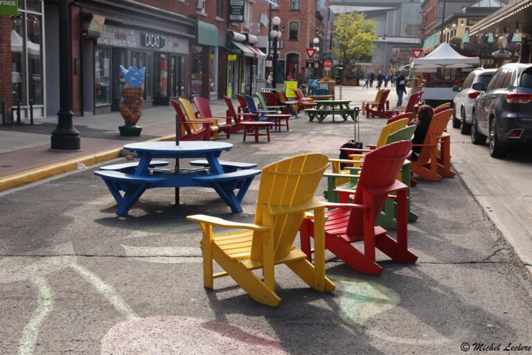 Photo of a cafe terrace in Ottawa
